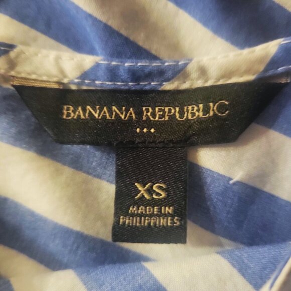 Banana Republic Women's Multi-Directional Blue/White Striped Cropped - Size XS - Picture 7 of 10